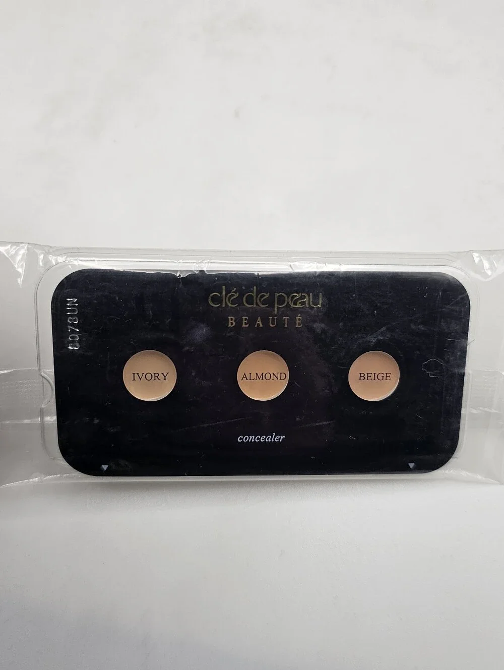 Clé de Peau Beauté Concealer Samples - Ivory, Almond, Beige